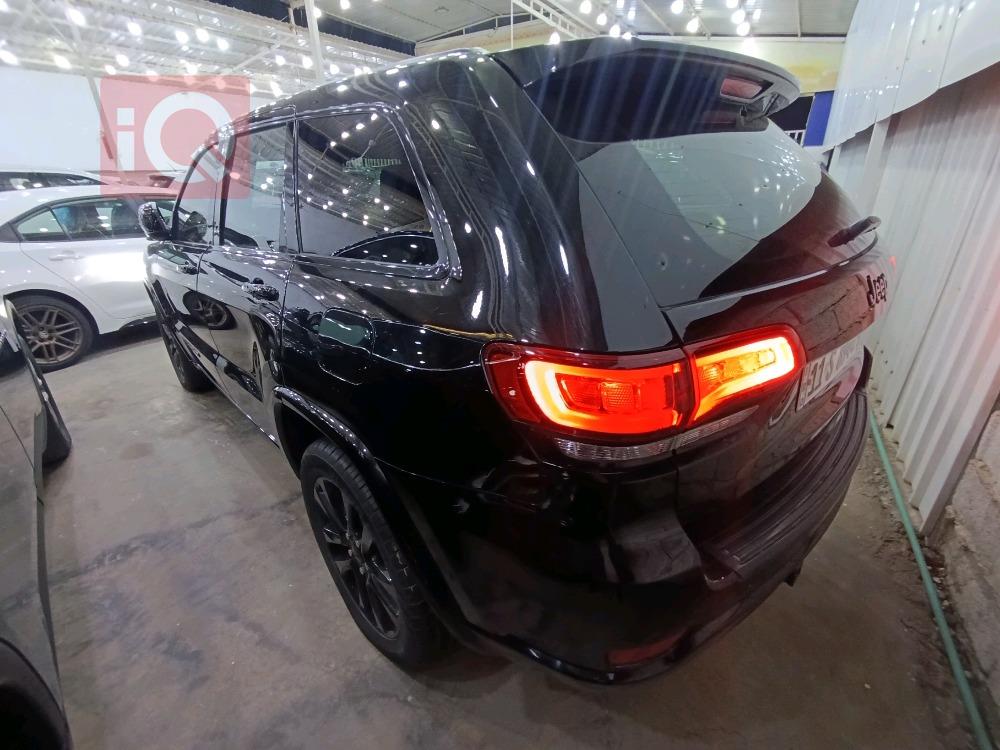 جیپ گراند شیرۆکی